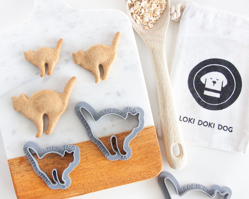 Scaredy-Cat Cat Shaped Cookie Cutter