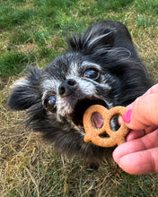 Load image into Gallery viewer, Pretzel Shape Cookie Cutter

