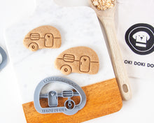 Cargar imagen en el visor de la galería, Cortador de galletas con forma de lágrima de caravana
