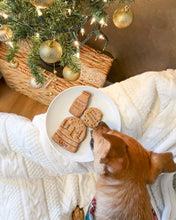Cargar imagen en el visor de la galería, Cortadores de galletas con forma de perro &quot;Leche y galletas para Papá Noel&quot; (paquete de 3)
