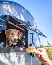 Cargar imagen en el visor de la galería, Cortador de galletas con forma de lágrima de caravana
