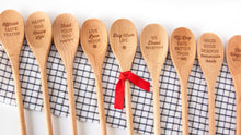 Cargar imagen en el visor de la galería, Cuchara de madera grabada para cocinar y mezclar (con refranes) Más de 10 estilos para elegir
