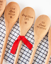 Cargar imagen en el visor de la galería, Cuchara de madera grabada para cocinar y mezclar (con refranes) Más de 10 estilos para elegir
