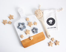 Cargar imagen en el visor de la galería, Cortador de galletas en forma de estrella (2 tamaños disponibles)
