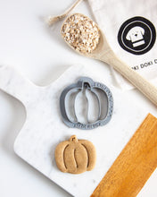 Load image into Gallery viewer, Pumpkin Shaped Dog Biscuit Cookie Cutter
