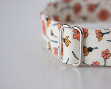 Load image into Gallery viewer, Golden Blooms Dog Collar
