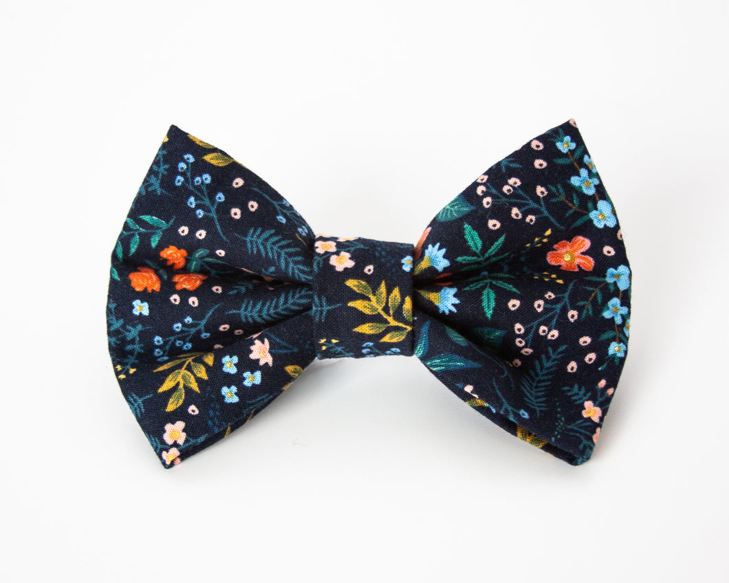 Garden Boutique Dog Bow Tie