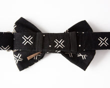 Load image into Gallery viewer, Mod Cloth Linen Bow Tie
