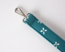 Load image into Gallery viewer, Aloha Keychain Wristlet
