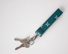 Load image into Gallery viewer, Aloha Keychain Wristlet
